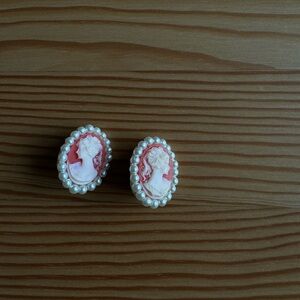 Vintage Cameo Earrings with Pearls